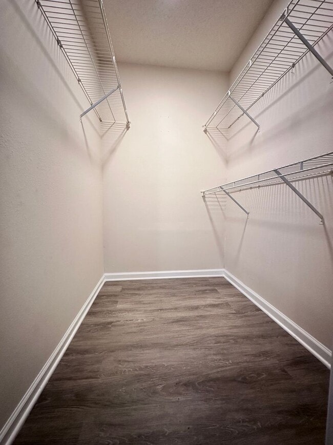 Photo - Newly Renovated 1B/1B Condo near Beach in ... Unit 006