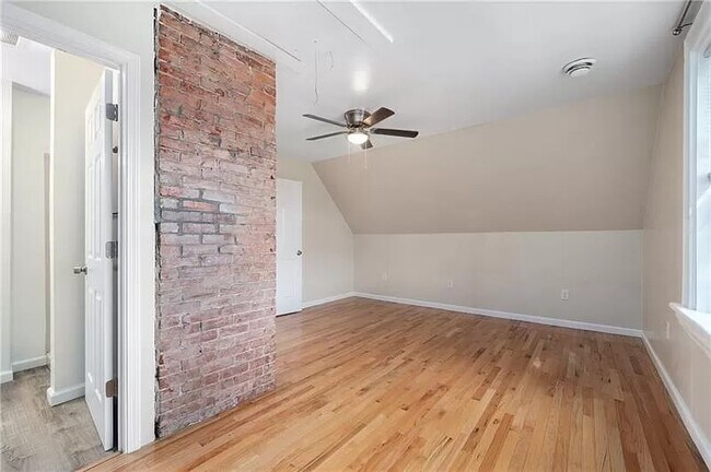 Photo - 322 Amber St Unit 3