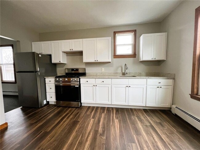 Building Photo - 44 Summit St Unit 4