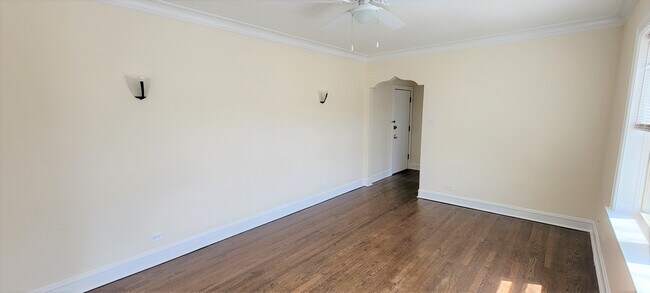 Photo - 5234 N Rockwell St Unit 2