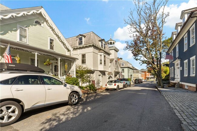 Photo - 32 School St