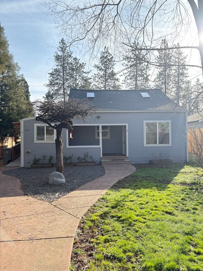 Building Photo - 550 Ray Ln Unit 550 Ray Lane # 2