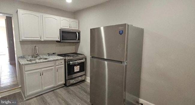 Photo - 1029 Lancaster Ave