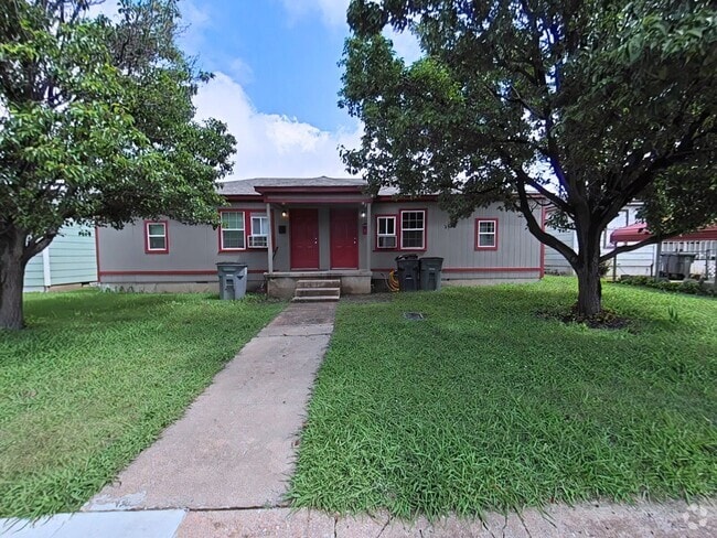 Building Photo - 1505 NW Smith Ave Rental