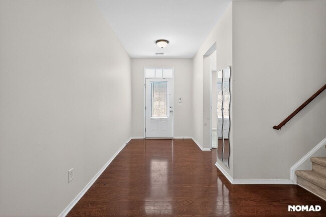 Photo - 241 Seymour Pl