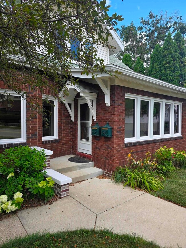 Photo - 506 Springdale St