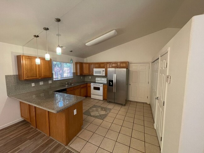 Photo - 14772 Holmwood Dr