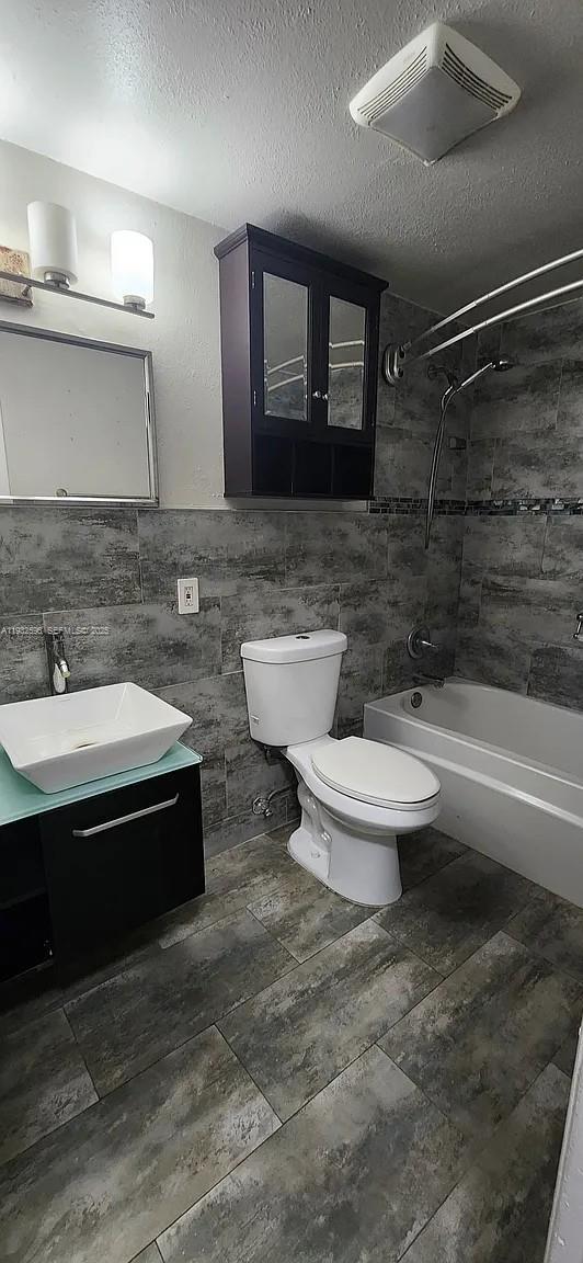 Photo - 1 NE 78th St Unit B