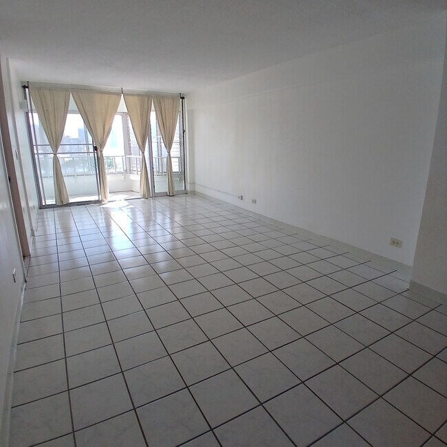 Photo - 410 Magellan Ave