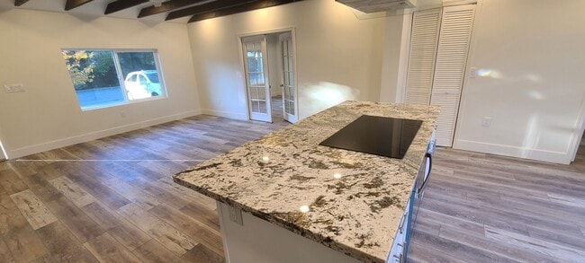 Photo - 1402 Clara Ln