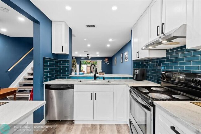 Photo - 3082 S Oakland Forest Dr