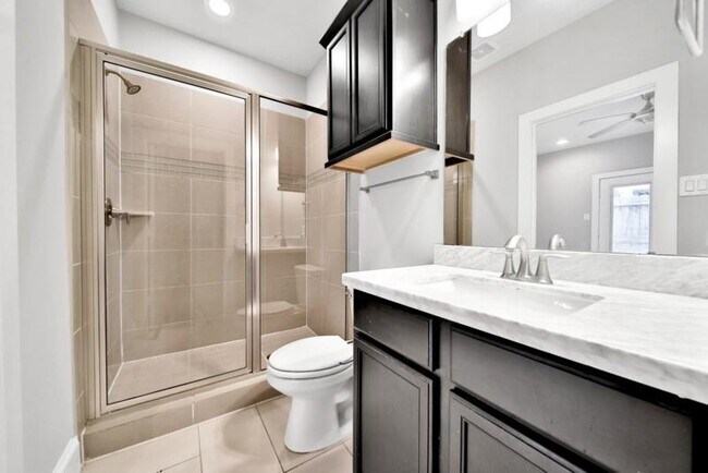 Photo - 5537 Larkin St