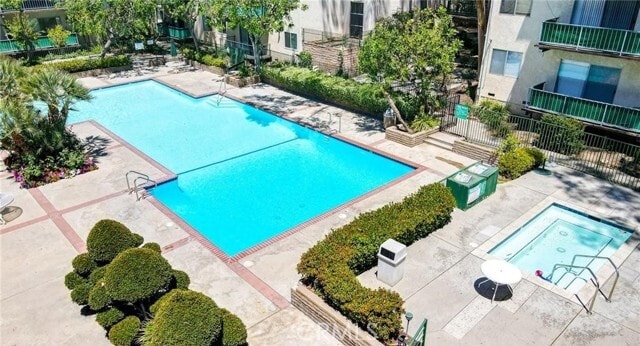 Photo - 5460 White Oak Ave Unit f202