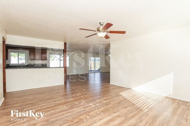 Photo - 3502 E Greenway Ln