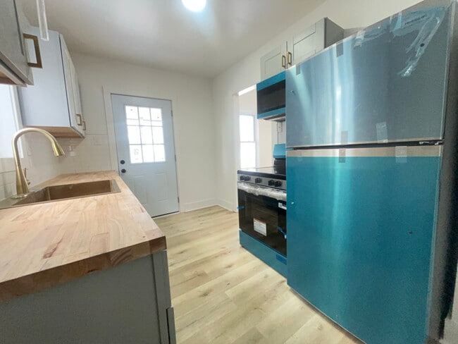 Photo - 1706 Davidson St