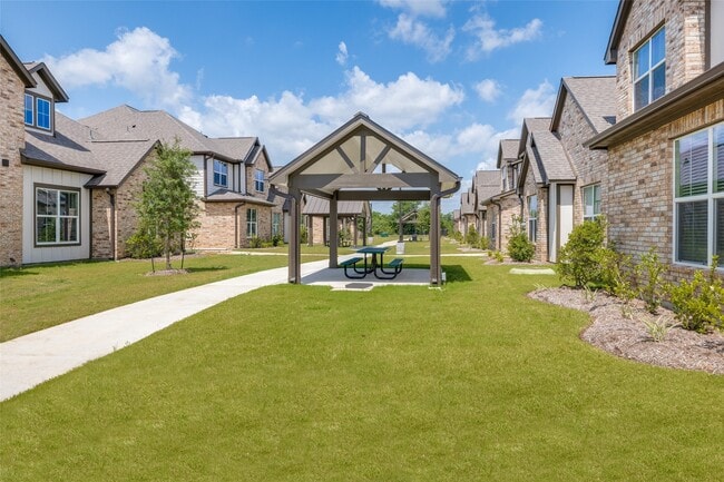 Photo - 115 Park Place Cir Unit B