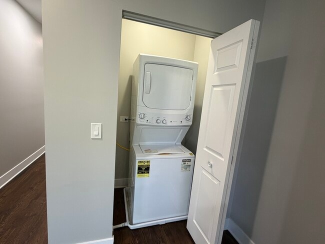 Photo - 7823 S Colfax Ave Unidad 2N