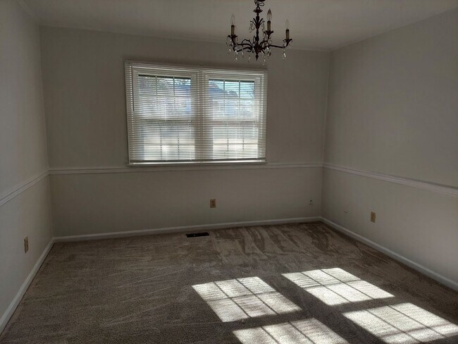 Photo - 5 BR 2.5 SINGLE FAMILY HOME