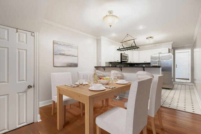 Photo - 2535 N Howard St