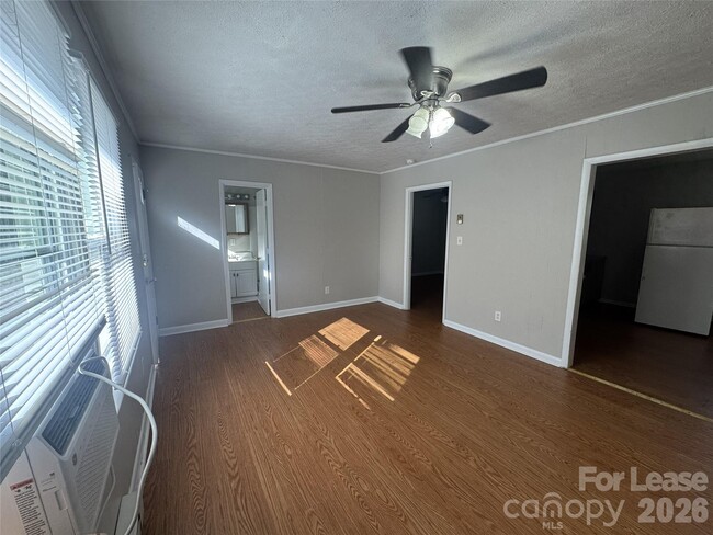 Photo - 341 Laurel St