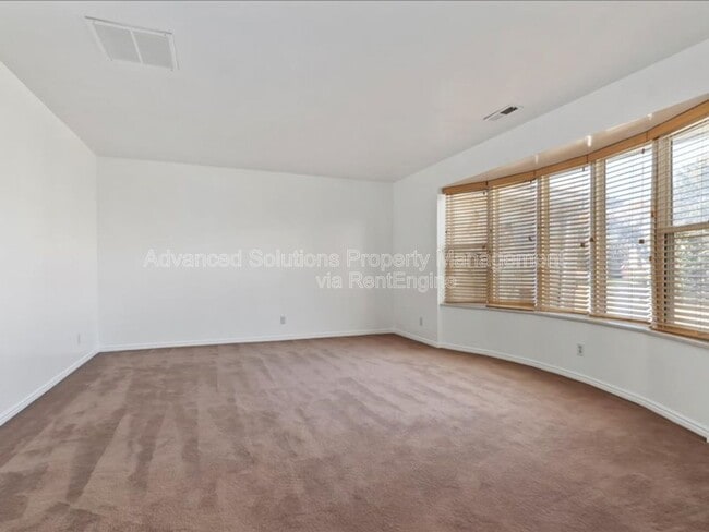 Photo - 6837 Creekcove Way