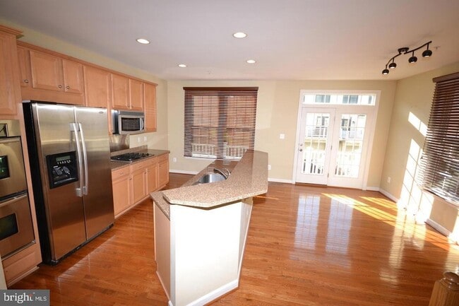 Photo - 8921 Amelung St