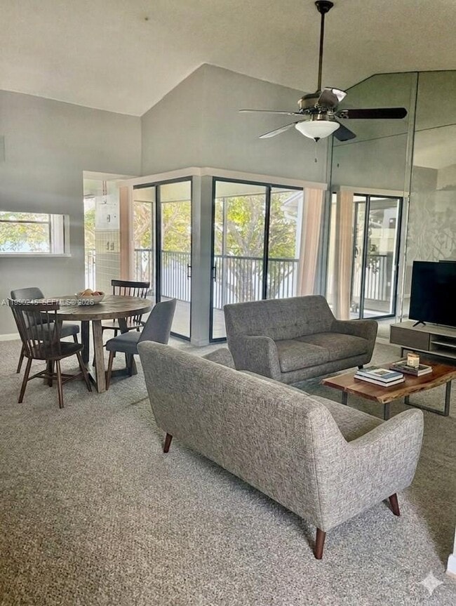 Photo - 1024 S Independence Dr Unidad 1024A