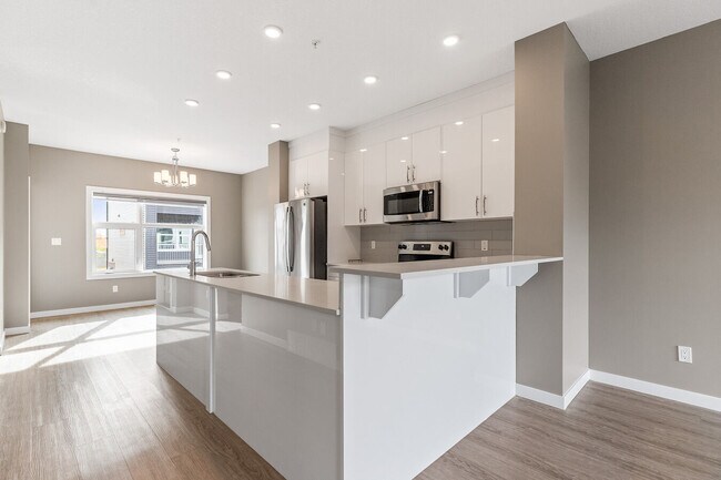 Photo - 1631 Hammond Cres NW Unit 25