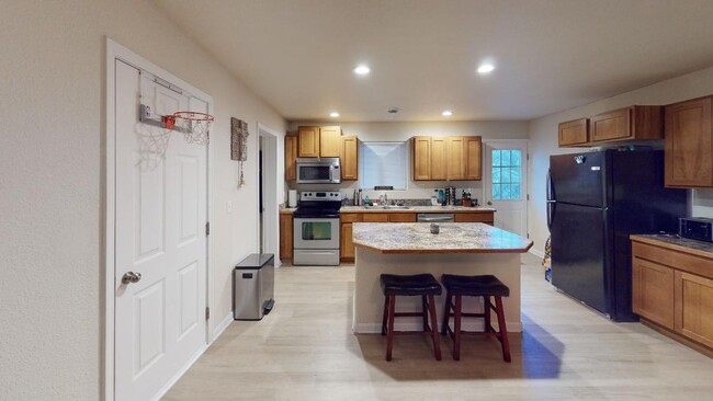 3 bedroom 1 bathroom home near Robbinsdale... - 3 bedroom 1 bathroom home near Robbinsdale...