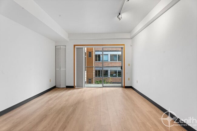 Photo - 701 Columbia St Unidad Apt 301