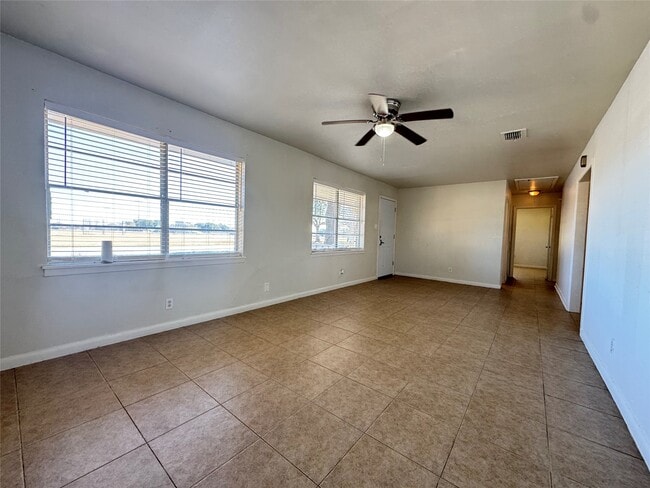 Photo - 2205 Farr St