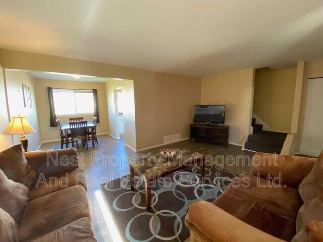 10 Little Wedeene St