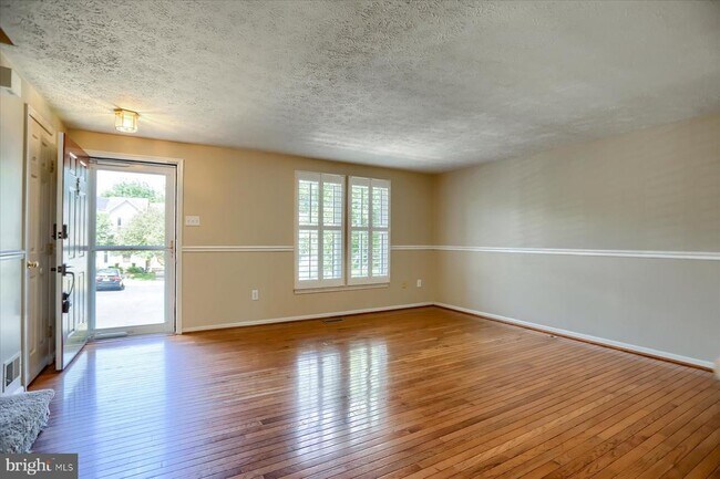 Photo - 437 Ashton Ln