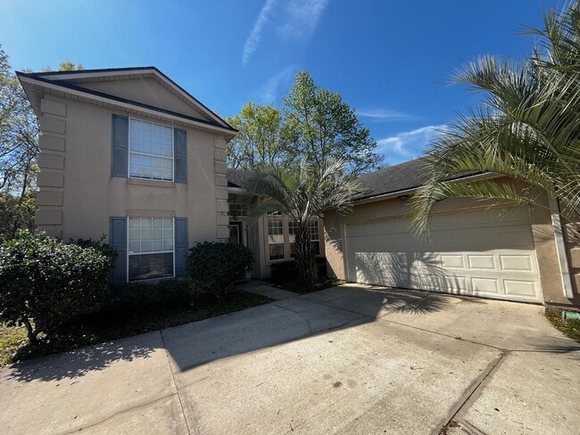 Photo - 4 bed / 2.5 bath in Middleburg