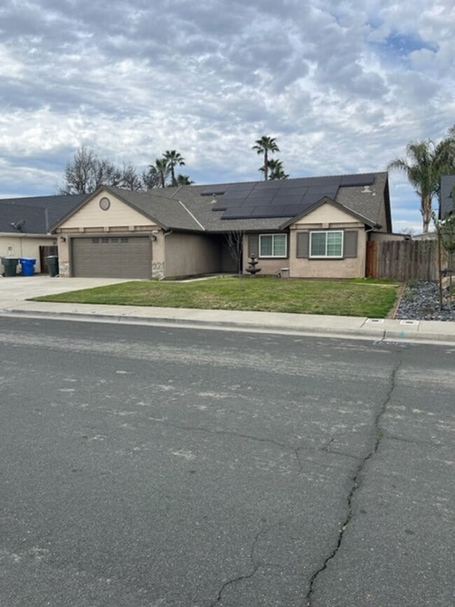 Coming Soon! Nice 3 bedroom 2 bathroom hou... - Coming Soon! Nice 3 bedroom 2 bathroom hou...