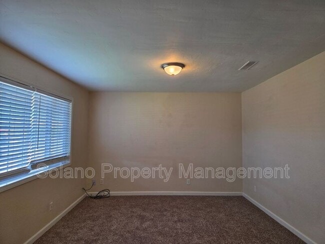 Photo - 232 Elwood St