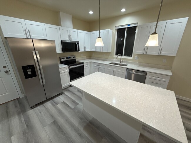 Photo - 9007 Nafizah Way