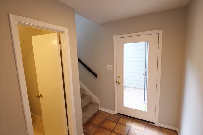 Photo - 9526 Val Verde St