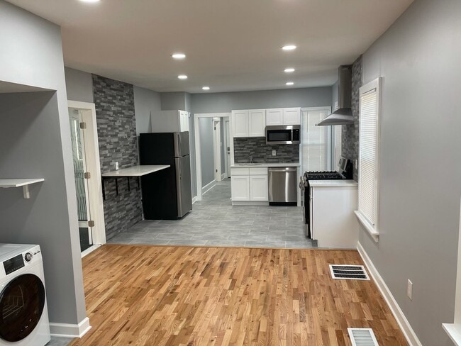 Photo - 402-404 Poplar St Unit 1st Fl