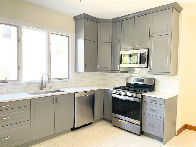 Photo - 150 Spruce St