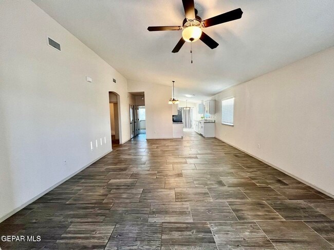 Photo - 10148 Red Vly