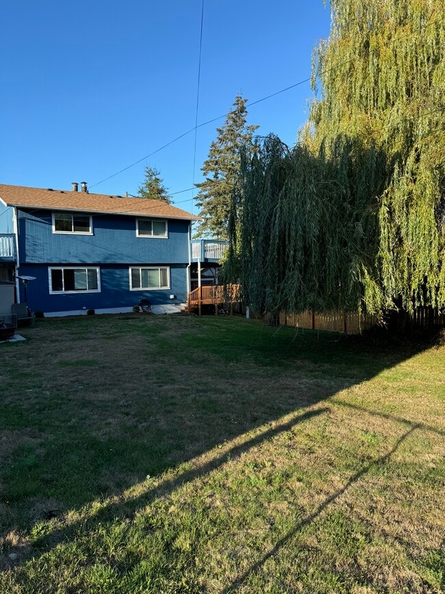 Building Photo - 5635 N 49th St Rental