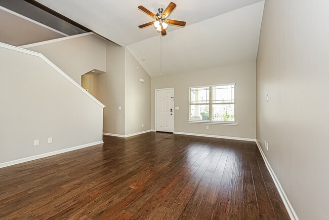 Photo - 1705 Porchrest Way