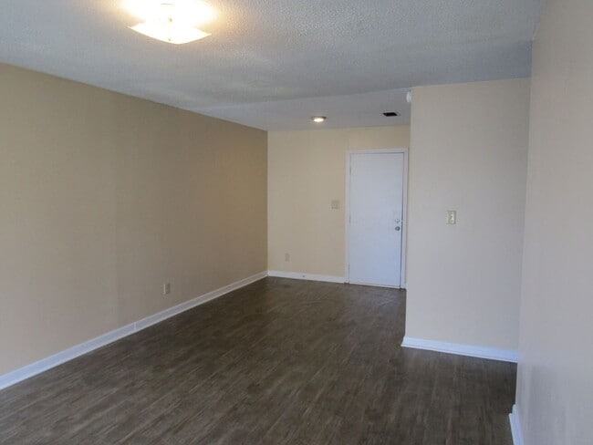 Photo - 758 Sharon St Unit Apt. 9