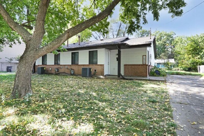 Photo - 1526 E 16th St