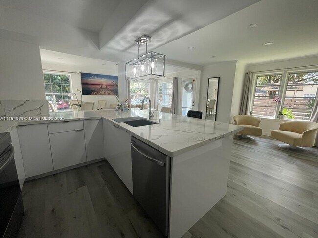 Photo - 2338 SW 17th Ave