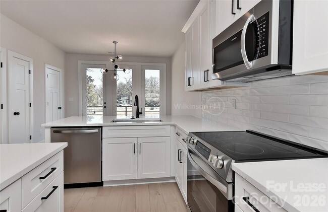 Photo - 2204 Northend Dr