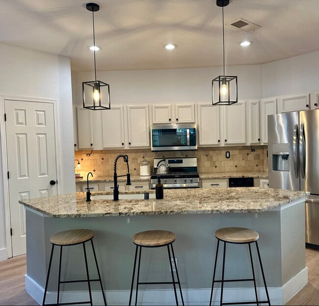 Photo - 10215 Marin Dr NW