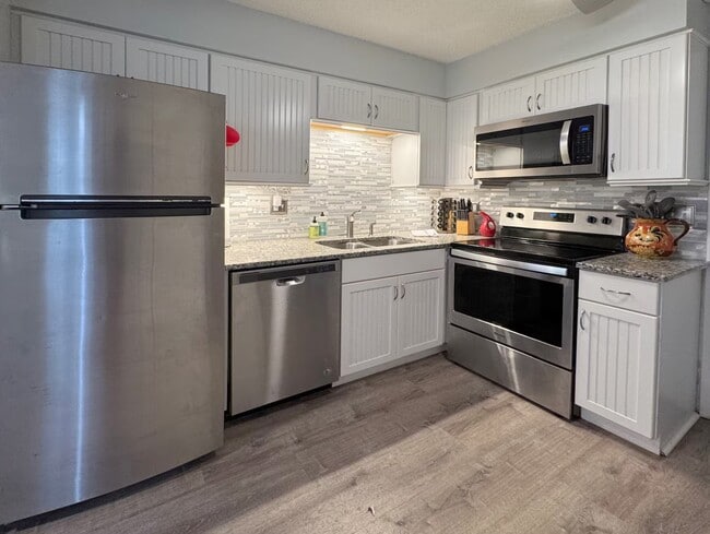 Building Photo - 45 Folly Field Rd Unit Fiddlers Cove