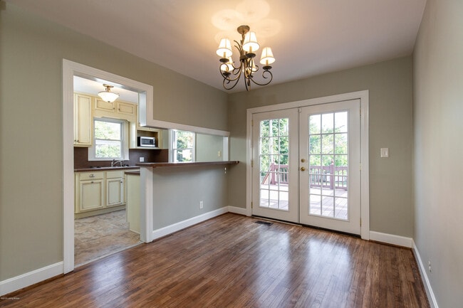 Photo - 4022 Gloucester Rd